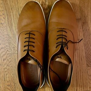 Nearly new Wolf and Shepherd Crossover longwing Honey 11.5